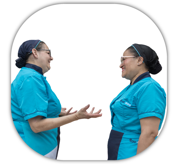 Empleadas domésticas hablando